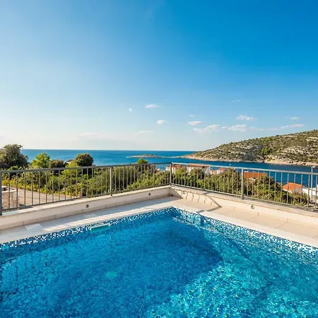 Diomedes With The Sea View And The Pool 빌라 로고즈니차