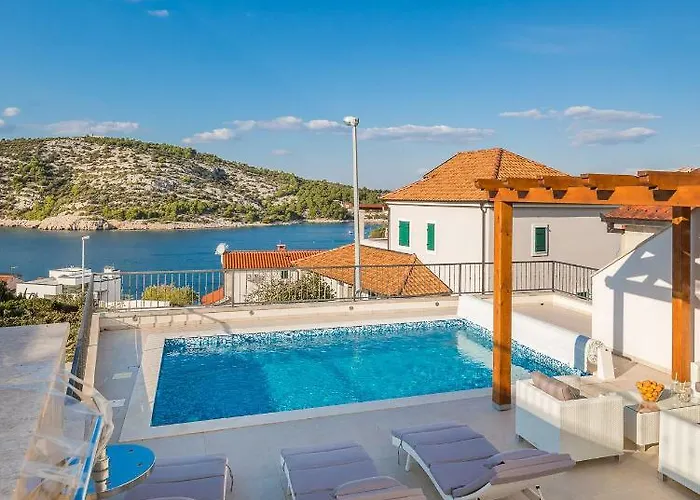 Vila Diomedes With The Sea View And The Pool