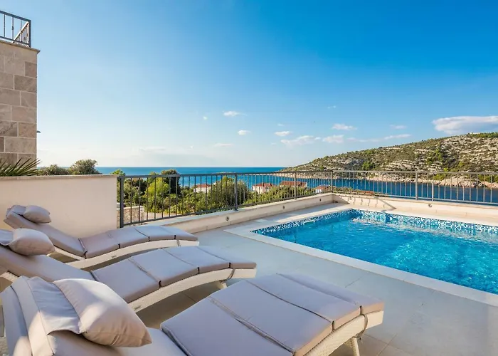 Diomedes With The Sea View And The Pool ヴィラ *